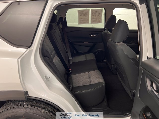 Used 2025 Nissan Rogue SV AWD/4WD image 35