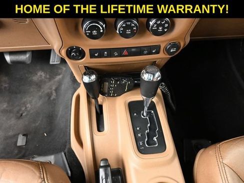 Used 2013 Jeep Wrangler Unlimited Rubicon w/ Connectivity Group AWD/4WD image 36
