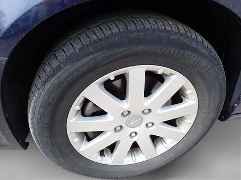 Used 2015 Chrysler Town & Country Touring FWD image 13