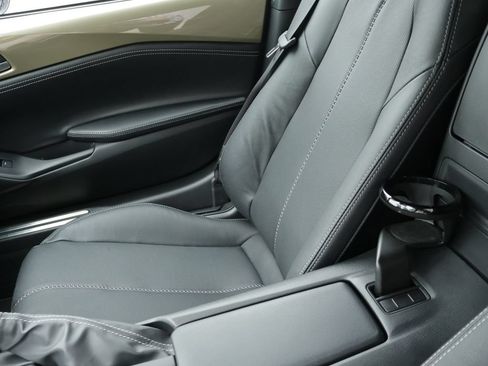 Used 2023 MAZDA MX-5 Miata Grand Touring RWD image 17
