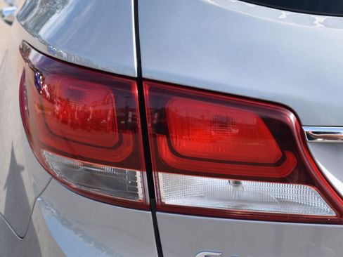 Used 2018 Hyundai Santa Fe SE w/ SE Premium Package 02 image 7