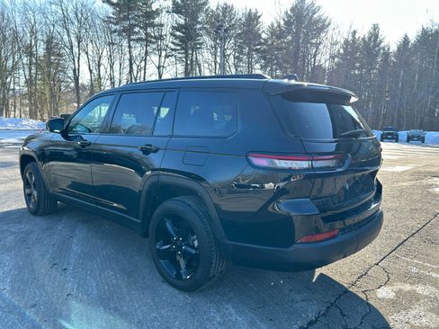 Used 2025 Jeep Grand Cherokee L Limited w/ Black Appearance Package image 5