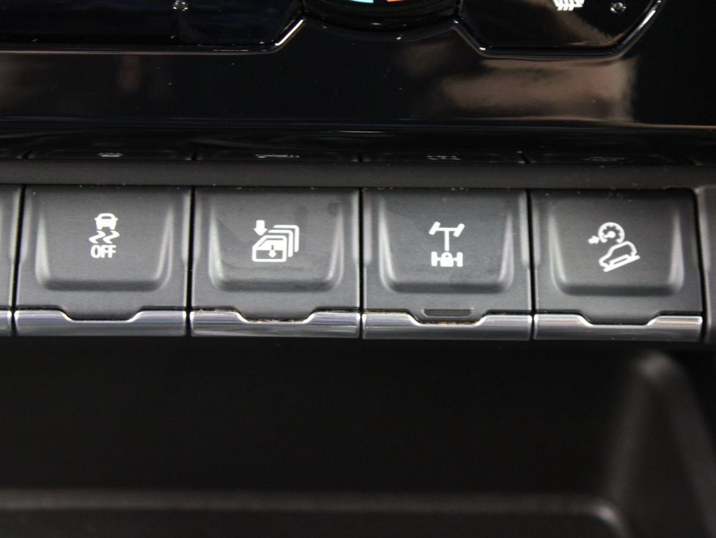 Used 2024 GMC Sierra 2500 AT4X AWD/4WD image 74