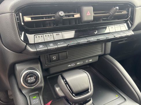 Used 2025 Toyota Land Cruiser image 25