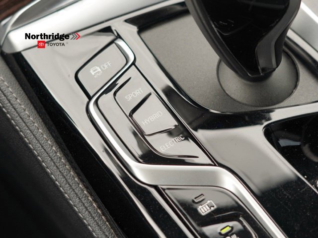 Used 2021 BMW 530e w/ M Sport Package RWD image 29