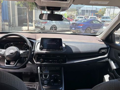 Used 2022 Nissan Rogue SV FWD image 30