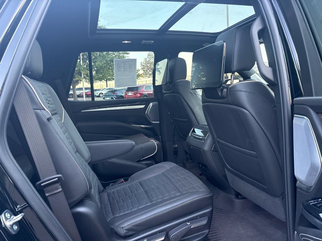 Used 2026 Cadillac Escalade Platinum Sport w/ LPO, ONYX Package AWD/4WD image 24