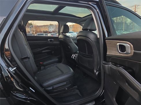 Certified 2022 Kia Sorento SX Prestige image 32
