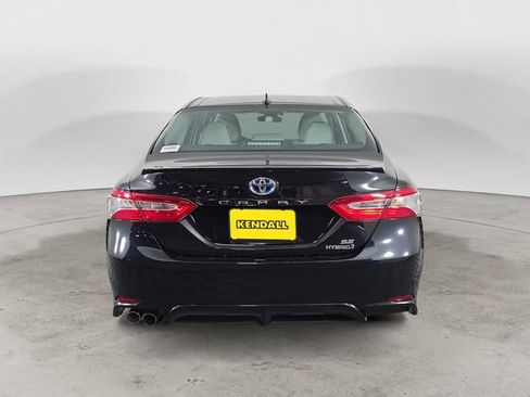 Used 2020 Toyota Camry SE FWD image 4