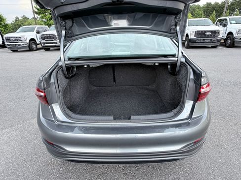 Used 2024 Volkswagen Jetta SE FWD image 9