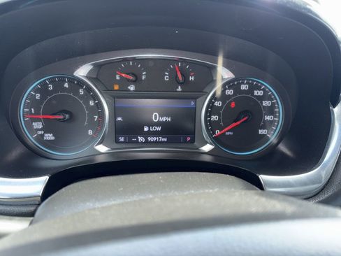 Used 2023 Chevrolet Traverse LT w/ Rear Camera Mirror Package AWD/4WD image 15