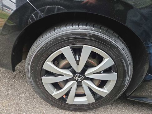 Used 2022 Honda Civic LX image 3