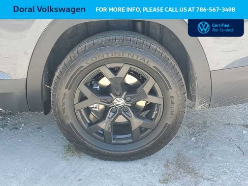 Used 2024 Volkswagen Atlas Peak Edition SE AWD/4WD image 17