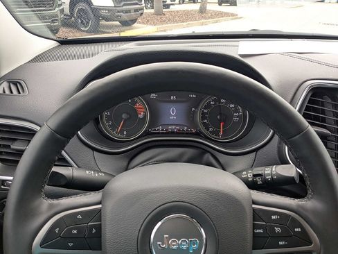Used 2022 Jeep Cherokee Latitude Lux FWD image 29