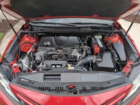 Used 2019 Toyota Camry SE FWD image 33