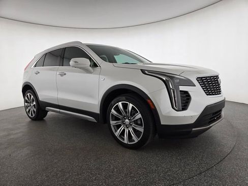 Used 2022 Cadillac XT4 Premium Luxury w/ Enhanced Visibility Package image 15