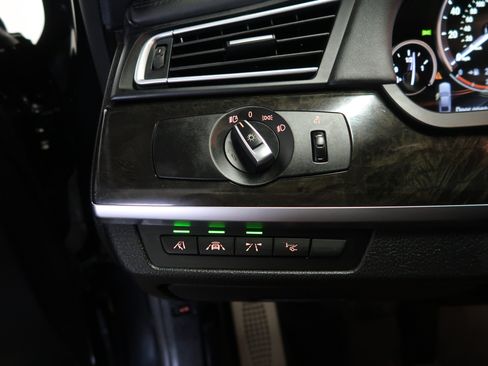 Used 2013 BMW 750Li RWD image 22