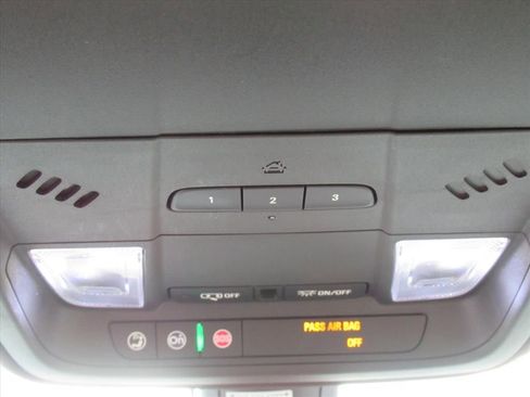 Used 2019 Cadillac XT5 Base image 24