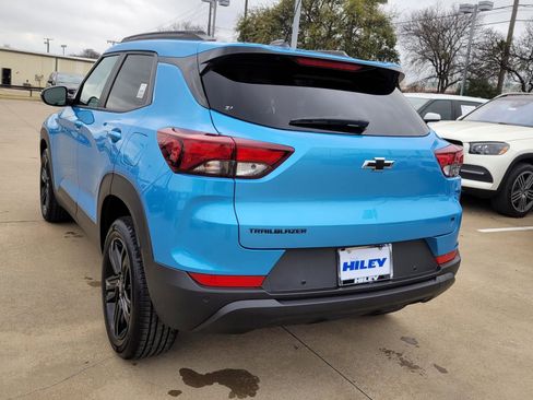 New 2026 Chevrolet TrailBlazer LT w/ Midnight Edition FWD image 3