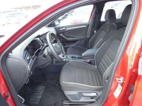 Used 2024 Volkswagen Jetta Sport FWD image 9