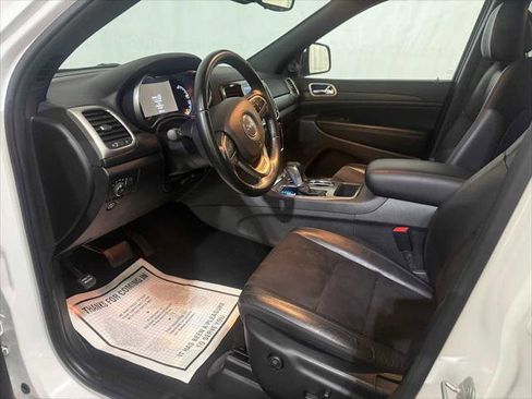 Certified 2021 Jeep Grand Cherokee Laredo X image 17