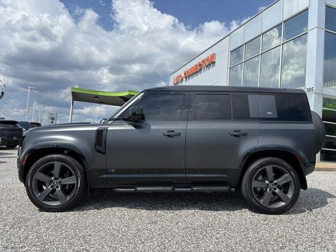 Used 2023 Land Rover Defender 110 V8 AWD/4WD image 45