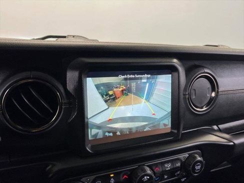 Certified 2022 Jeep Wrangler Unlimited Sahara image 38