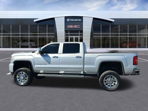 Used 2018 GMC Sierra 2500 Denali w/ Duramax Plus Package image 2