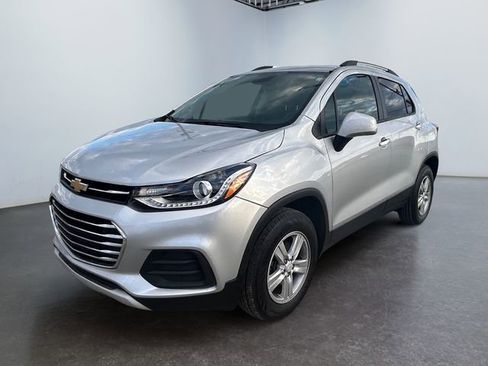 Used 2022 Chevrolet Trax LT w/ Driver Confidence Package AWD/4WD image 1