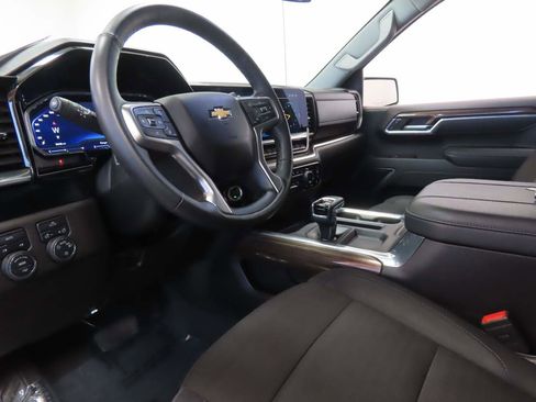 Certified 2025 Chevrolet Silverado 1500 LT w/ LPO, Dark Essentials Package image 10