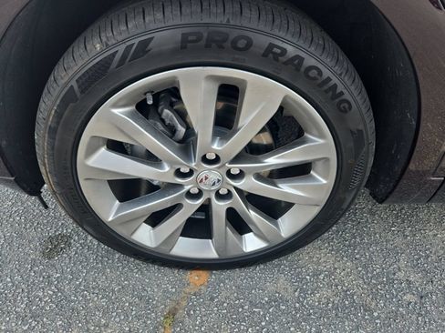 Used 2022 Buick Envision Avenir w/ Technology Package II AWD/4WD image 9
