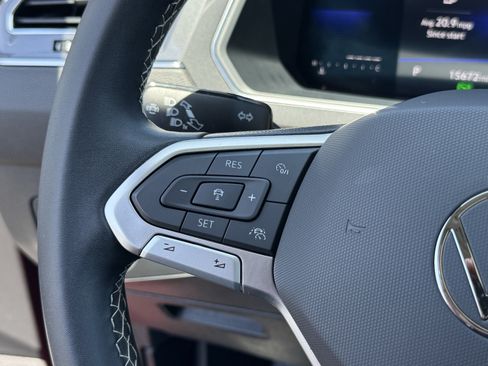 Certified 2023 Volkswagen Tiguan SE w/ Panoramic Sunroof Package FWD image 20