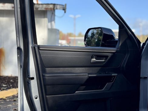 Used 2024 Toyota Tundra Limited image 25