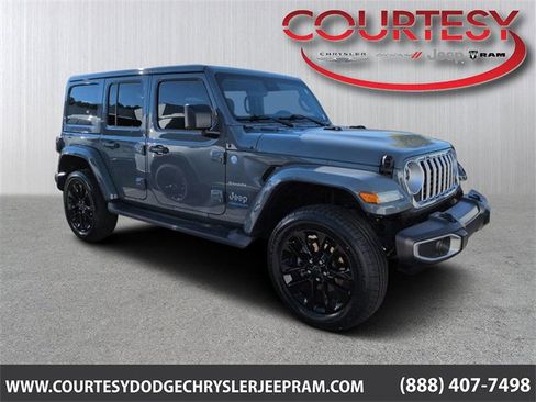 Used 2024 Jeep Wrangler Unlimited Sahara image 1