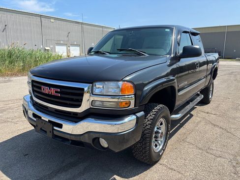 Used 2005 GMC Sierra 2500 SLE w/ Snow Plow Prep Package AWD/4WD image 7