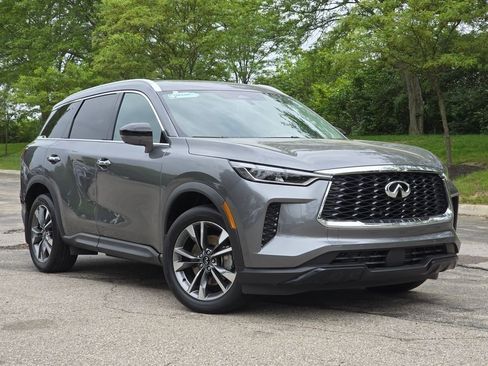 Certified 2025 INFINITI QX60 Luxe image 2