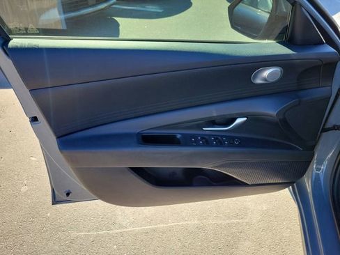 Used 2023 Hyundai Elantra SEL image 9