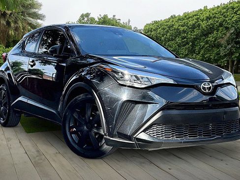 Used 2020 Toyota C-HR LE FWD image 9