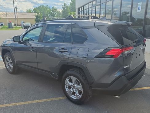 Used 2023 Toyota RAV4 XLE AWD/4WD image 3