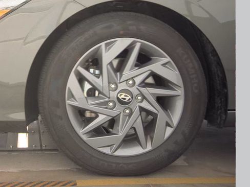 Used 2026 Hyundai Elantra Hybrid FWD image 28