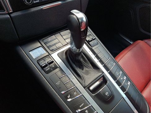 Used 2018 Porsche Macan S AWD/4WD image 17
