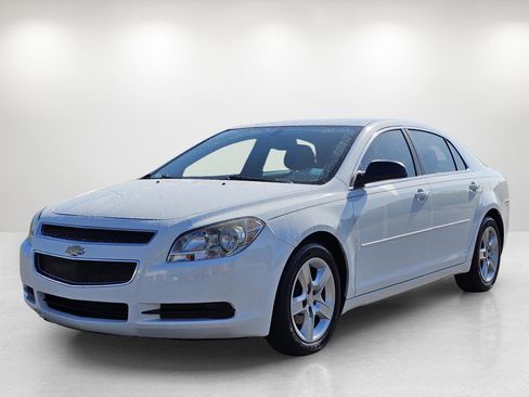 Used 2011 Chevrolet Malibu LS image 1