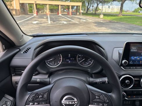 Used 2025 Nissan Sentra SV FWD image 29