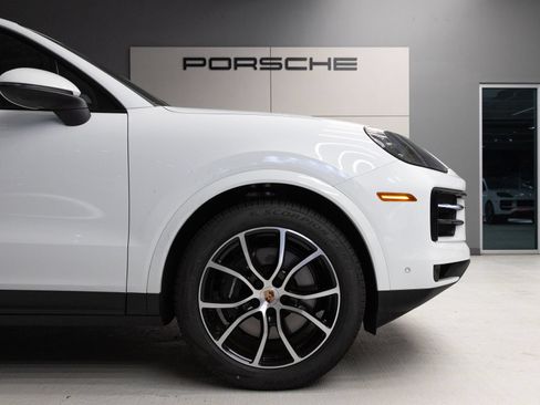 Certified 2026 Porsche Cayenne AWD/4WD image 11
