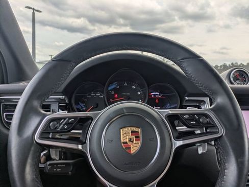 Used 2020 Porsche Macan AWD/4WD image 30