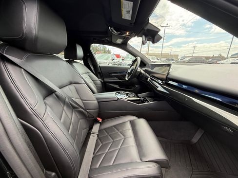 Used 2024 BMW i5 M60 w/ Premium Package AWD/4WD image 7