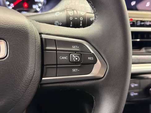 Used 2024 Jeep Compass Latitude image 29