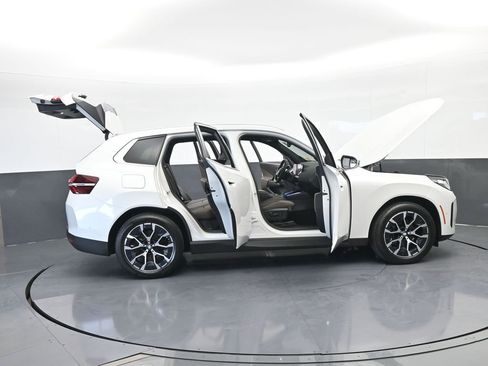 Used 2025 BMW X3 xDrive30i w/ M Sport Package image 77