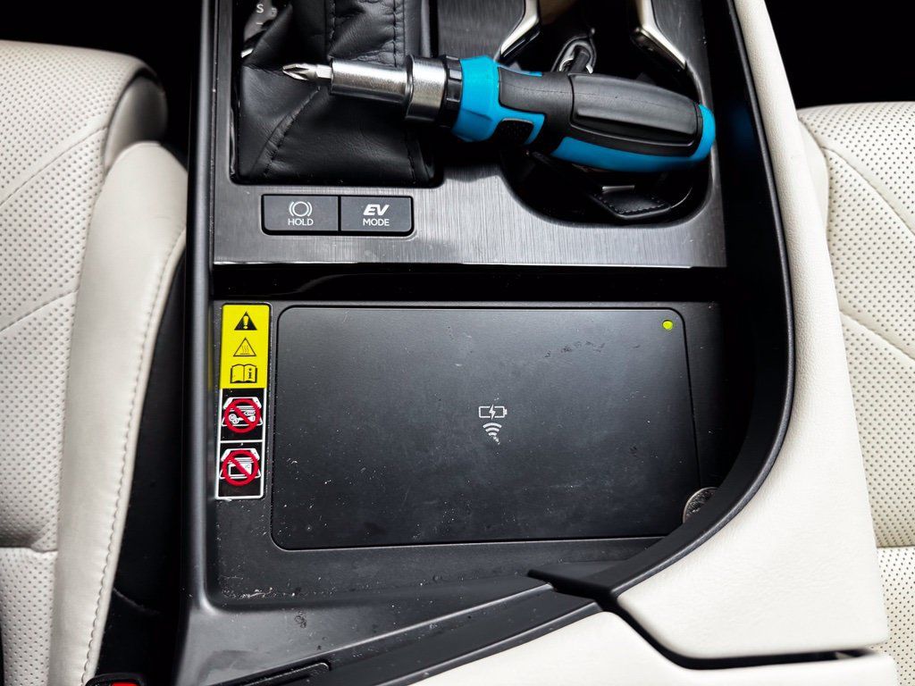 Certified 2025 Lexus ES 300h w/ Technology Package FWD image 19