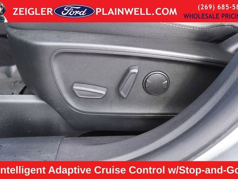Used 2022 Ford Escape SE w/ Cold Weather Package image 18